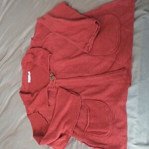 Geography. Women's size large.